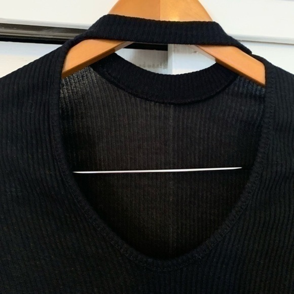 Forever 21 Black Cropped Cutout Ribbed Top Small - Picture 7 of 7